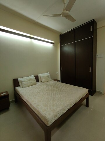 Bedroom in 1 BHK Apartment at Prabhadevi – for Rent