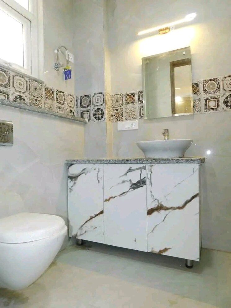 Bathroom, saket 3 Bedroom 1250 Sq.Ft. Builder Floor In Saket Delhi 9495010