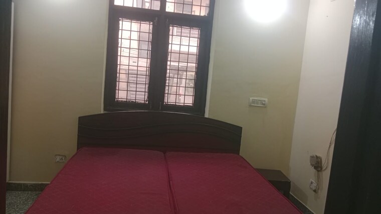 Room, sector 45 1 RK 450 Sq.Ft. Builder Floor In Sector 45 Gurgaon 9495002