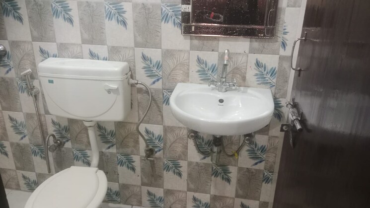 Bathroom, sector 45 1 RK 450 Sq.Ft. Builder Floor In Sector 45 Gurgaon 9495002