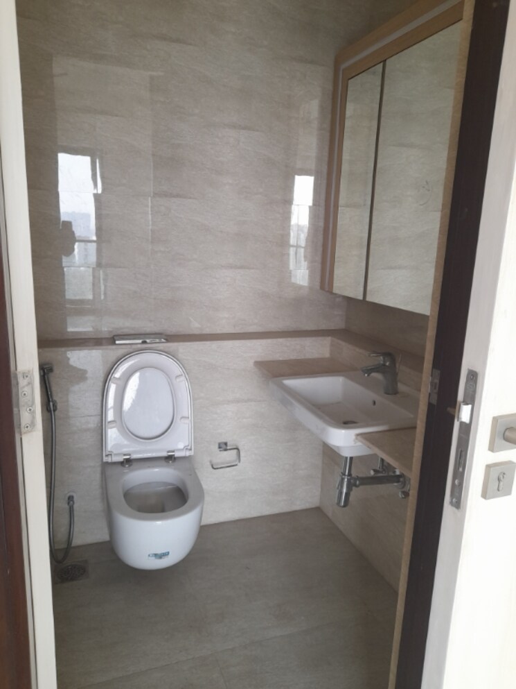 Bathroom, adani-ten-bkc 3 Bedroom 1389 Sq.Ft. Apartment In Bandra East Mumbai 9495056