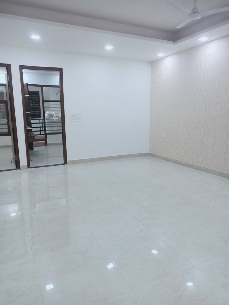 Room, amolik-residency 3 Bedroom 1770 Sq.Ft. Builder Floor In Sector 86 Faridabad 9495279