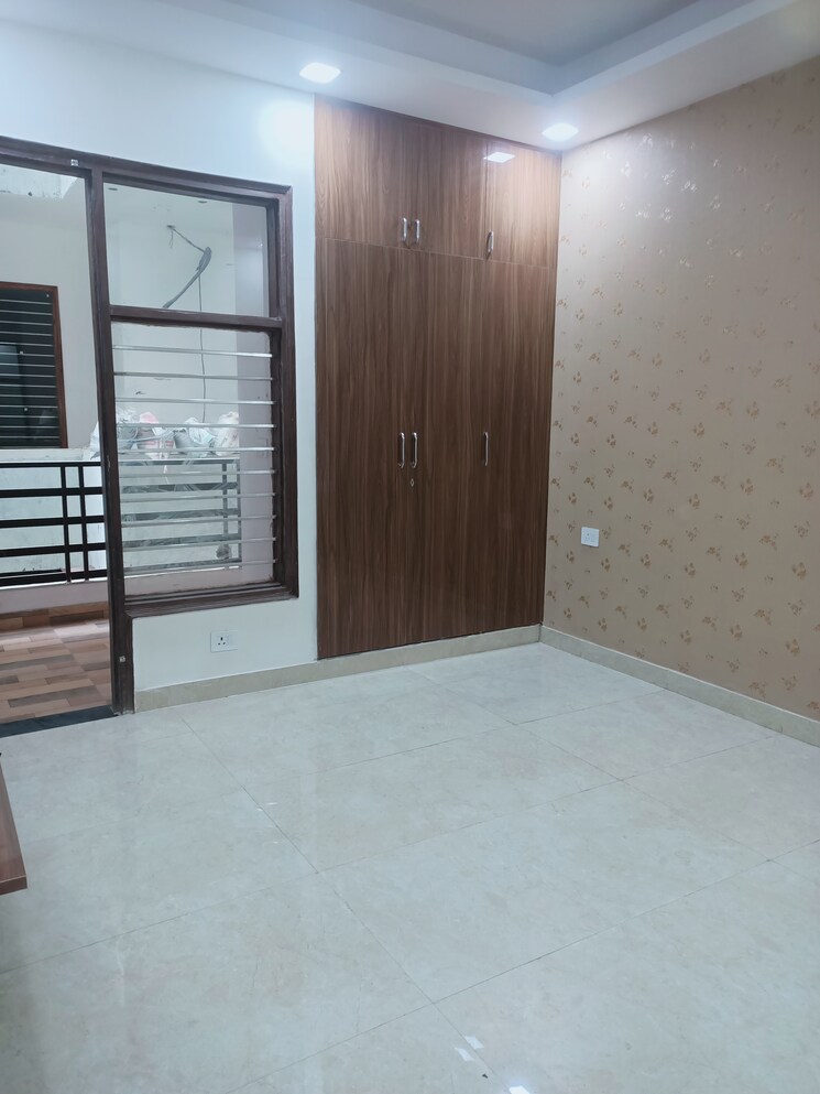 Room, amolik-residency 3 Bedroom 1740 Sq.Ft. Builder Floor In Sector 86 Faridabad 9495276