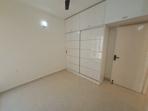 Room in 2 BHK Apartment at Signature The Millennia 3, Sector 37d – for Rent