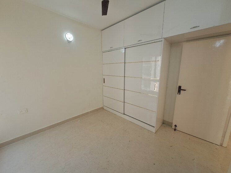 Room, signature-the-millennia-3 2 Bedroom 1000 Sq.Ft. Apartment In Sector 37d Gurgaon 9495083