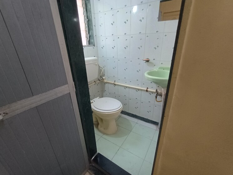 Bathroom, surya-chs-vashi 2 Bedroom 700 Sq.Ft. Apartment In Vashi Sector 3 Navi Mumbai 9495105