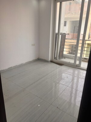 Room in 3 BHK Apartment at Pir Machalla – for Rent