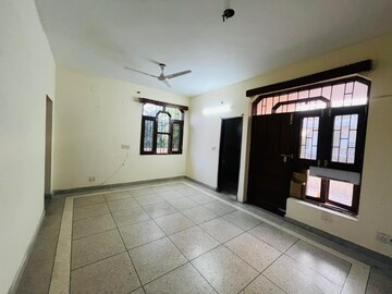 Room in 2 BHK Independent House at Krishna Palace Faridabad, Sector 15a – for Rent