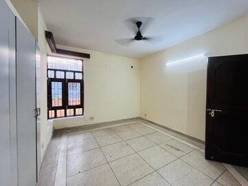 Room in 2 BHK Independent House at Krishna Palace Faridabad, Sector 15a – for Rent