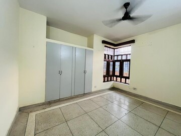 Room in 2 BHK Independent House at Krishna Palace Faridabad, Sector 15a – for Rent