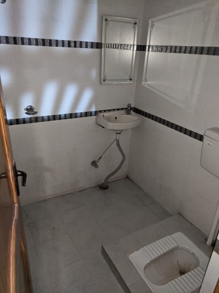 Bathroom, shri-balaji-bcc-greens 2 Bedroom 1020 Sq.Ft. Apartment In Deva Road Lucknow 9495196