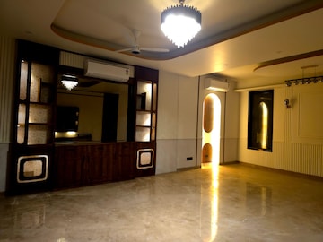 Room in 2 BHK Builder Floor at Sector 31 – for Rent