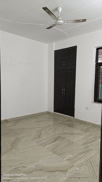 Room in 3 BHK Builder Floor at Ashoka Enclave – for Rent