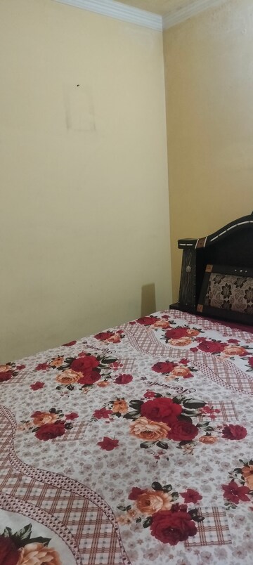 Bedroom in 2 BHK Apartment at Janakpuri – for Rent