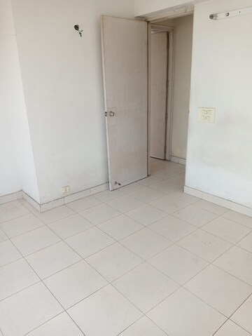 Room in 2 BHK Apartment at Sunshine Enclave New Town, New Town – for Rent