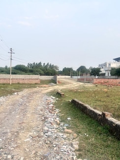 Plot For Sale in Govardhan Enclave 