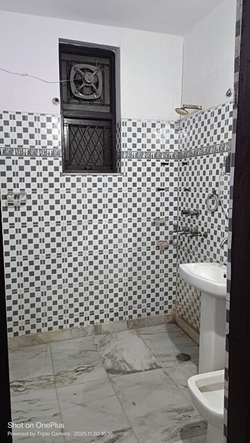 Bathroom in 3 BHK Builder Floor at Ashoka Enclave 3, Sector 35 – for Rent
