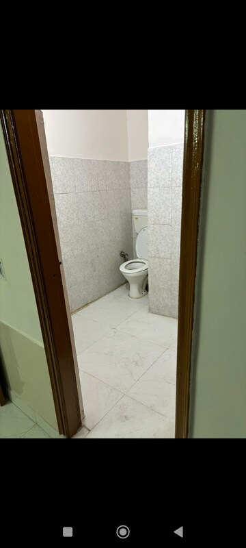 Bathroom in 1 BHK Builder Floor at Dlf Cyber City, Sector 24 – for Rent