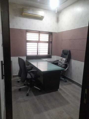  2 BHK Apartment at Vile Parle West – for Sale