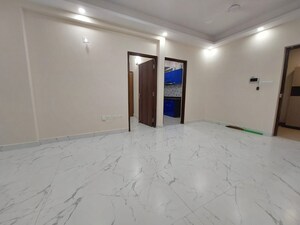 Room in 3 BHK Apartment at Kundan Plaza, Chinar Park – for Rent