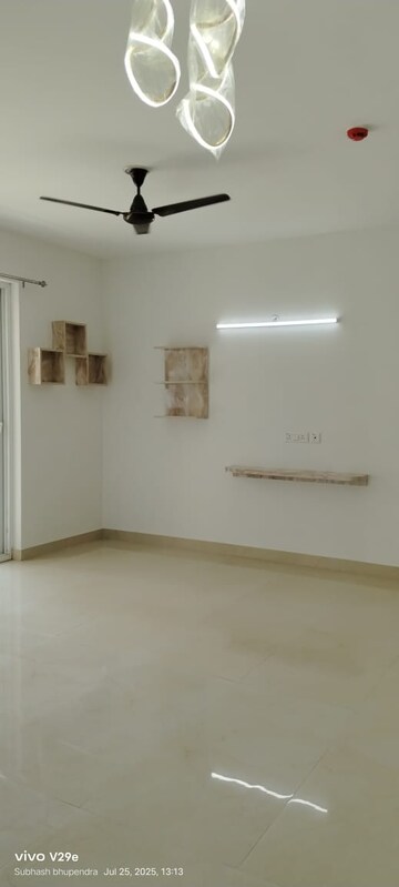 Room in 2 BHK Apartment at Sector 104 – for Rent