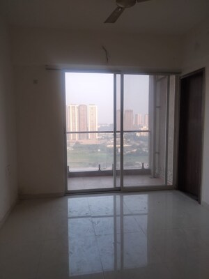 Room in 2 BHK Apartment at Mantra Monarch, Balewadi – for Rent