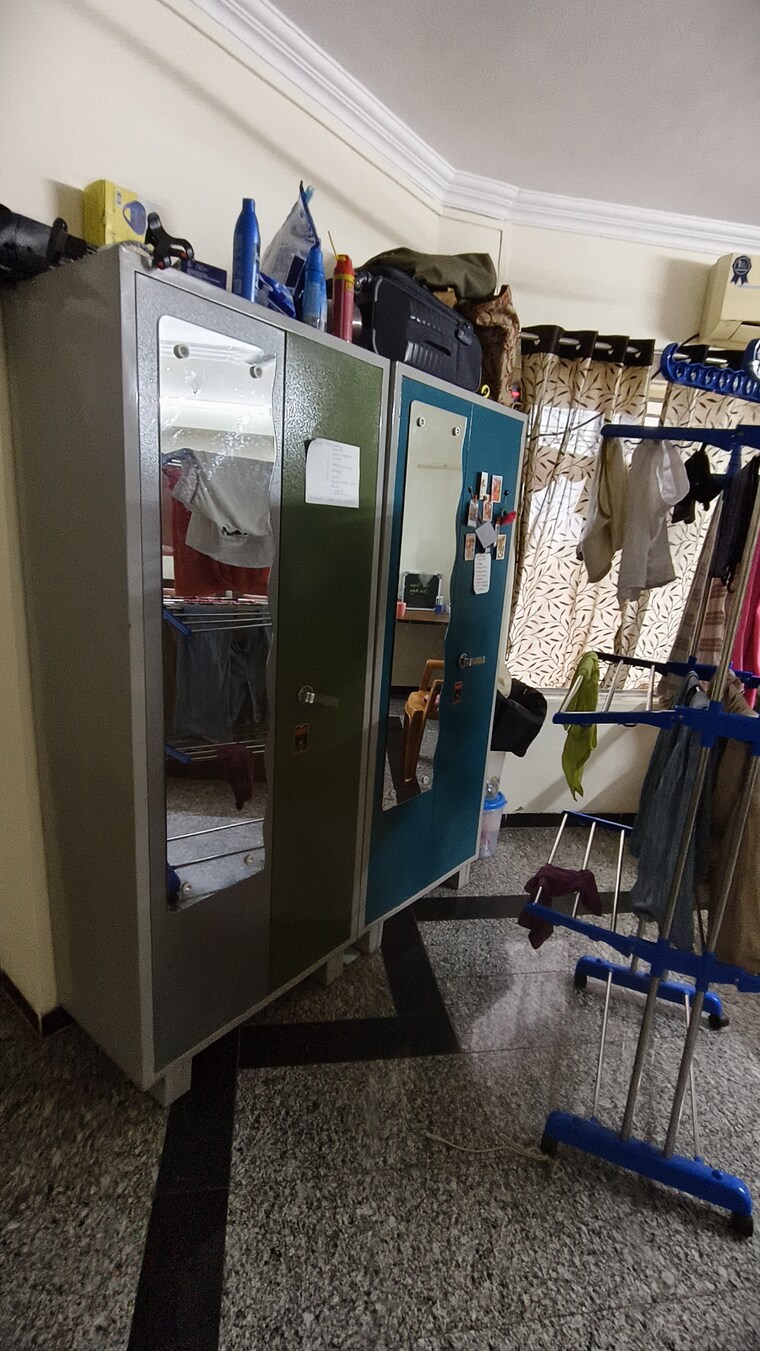 Room, gokuldham colony Pg For Boys & Girls In Gokuldham Colony 9495430