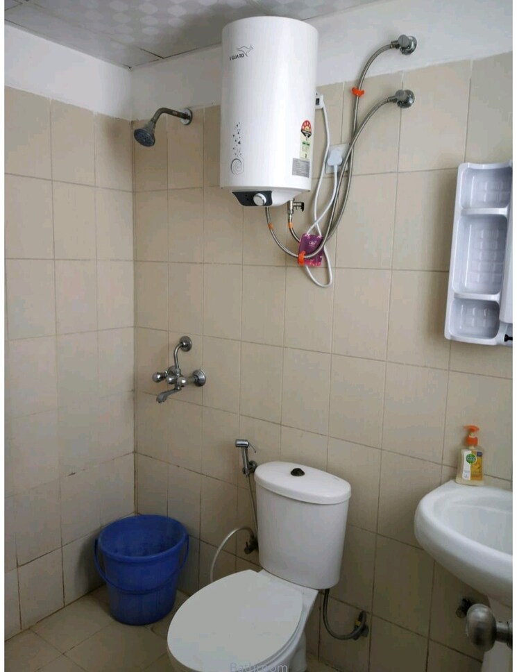 Bathroom, puri-pratham 2 Bedroom 1300 Sq.Ft. Apartment In Sector 84 Faridabad 9495416