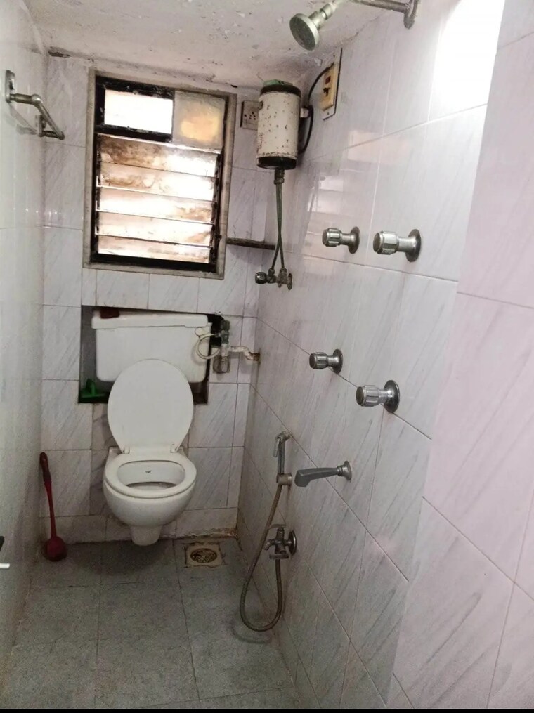 Bathroom, laxmi-sadan-bhayandar-east 1 Bedroom 500 Sq.Ft. Apartment In Bhayandar East Thane 9495431