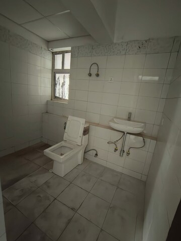 Bathroom in 3.5 BHK Apartment at ILD Greens, Sector 37c – for Rent