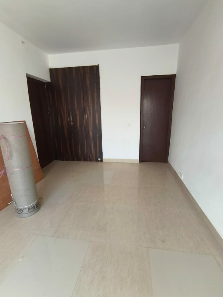 Room, ild-greens 3.5 Bedroom 2600 Sq.Ft. Apartment In Sector 37c Gurgaon 9495434