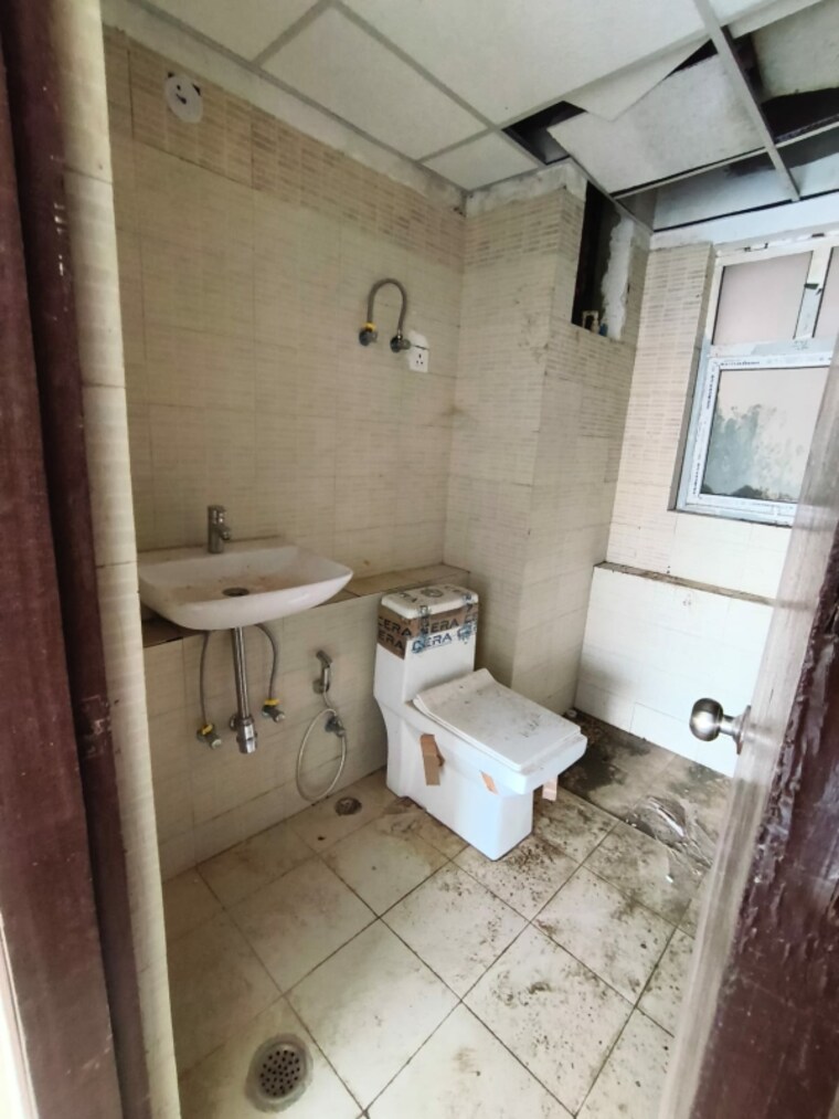 Bathroom, ild-greens 3.5 Bedroom 2600 Sq.Ft. Apartment In Sector 37c Gurgaon 9495434