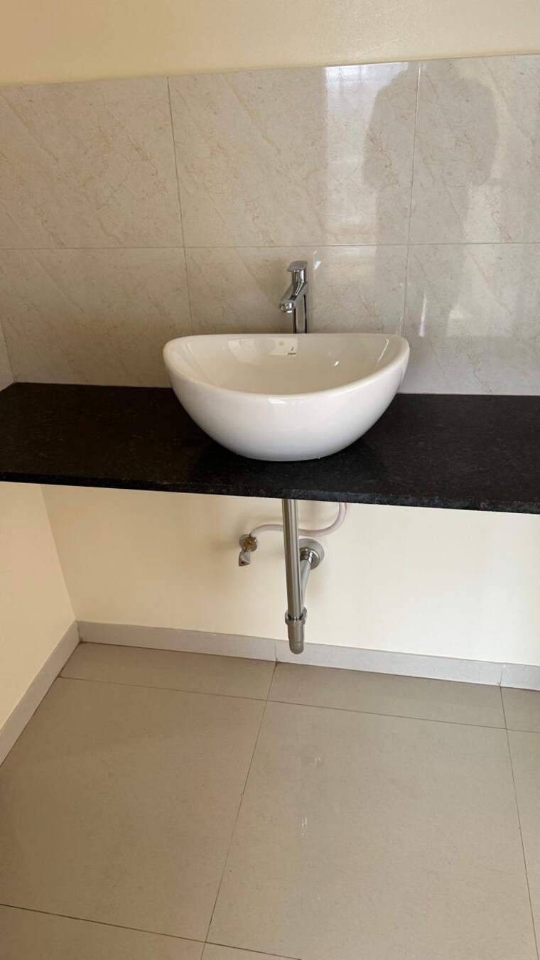 Bathroom, d-and-t-rajkamal-park-chs 3 Bedroom 872 Sq.Ft. Apartment In Aundh Pune 9495447