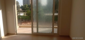 Room in 2 BHK Apartment at Bhartiya Nikoo Homes Phase 2, Thanisandra Main Road – for Rent