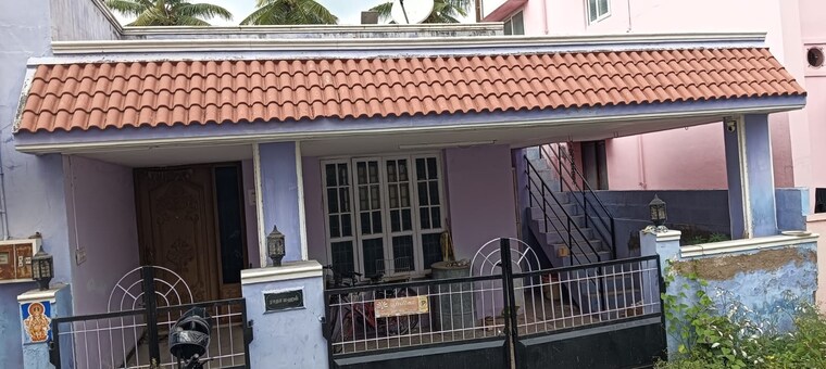 Balcony, panchsheel park 4 Bedroom 800 Sq.Yd. Builder Floor In Panchsheel Park Delhi 9495470