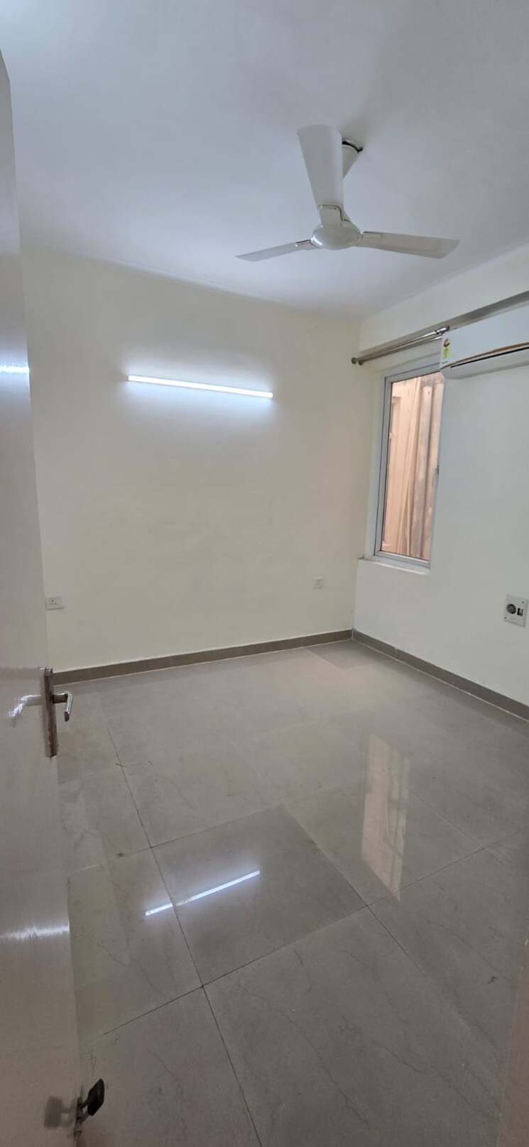 Room, orchid-island 4 Bedroom 2250 Sq.Ft. Builder Floor In Sector 51 Gurgaon 9495499