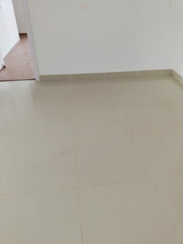 Room in 3 BHK Apartment at ILD Grand, Sector 37c – for Rent