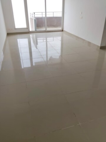 Room in 3 BHK Apartment at ILD Grand, Sector 37c – for Rent