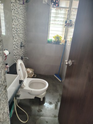 Bathroom in 1 BHK Apartment at Malad West – for Rent