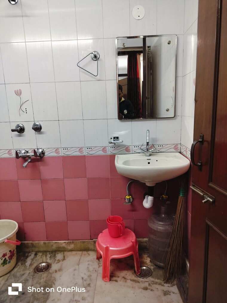 Bathroom, panchsheel vihar 2 Bedroom 850 Sq.Ft. Apartment In Panchsheel Vihar Delhi 9495502