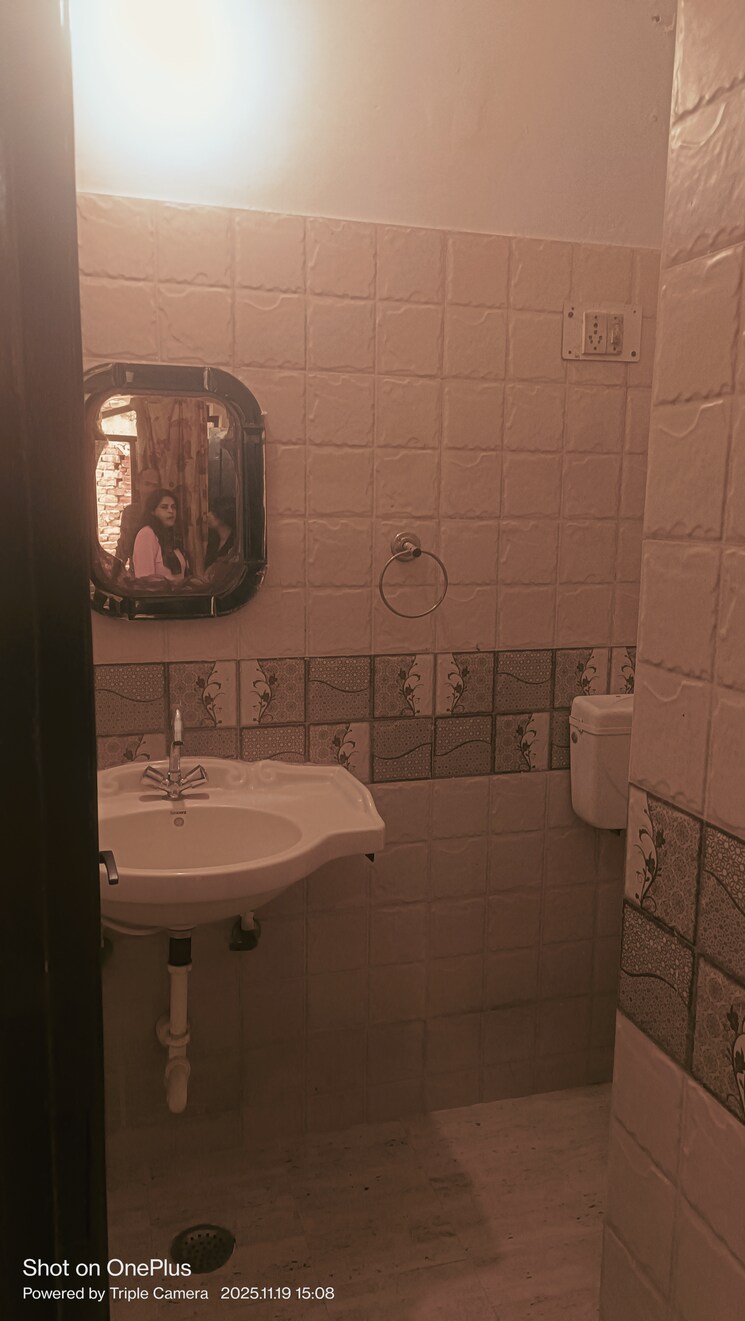 Bathroom, ashoka-enclave-faridabad 2 Bedroom 750 Sq.Ft. Builder Floor In Sector 34 Faridabad 9495513