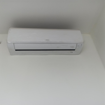 Furnished Amenities in 2.5 BHK Apartment at Mahagun Mirabella, Sector 79 – for Rent