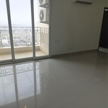 Room in 2.5 BHK Apartment at Mahagun Mirabella, Sector 79 – for Rent