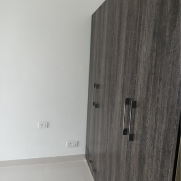 Bathroom in 2.5 BHK Apartment at Mahagun Mirabella, Sector 79 – for Rent