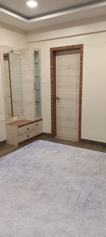 Room in 2.5 BHK Apartment at Nyati Environ, Tingre Nagar – for Rent