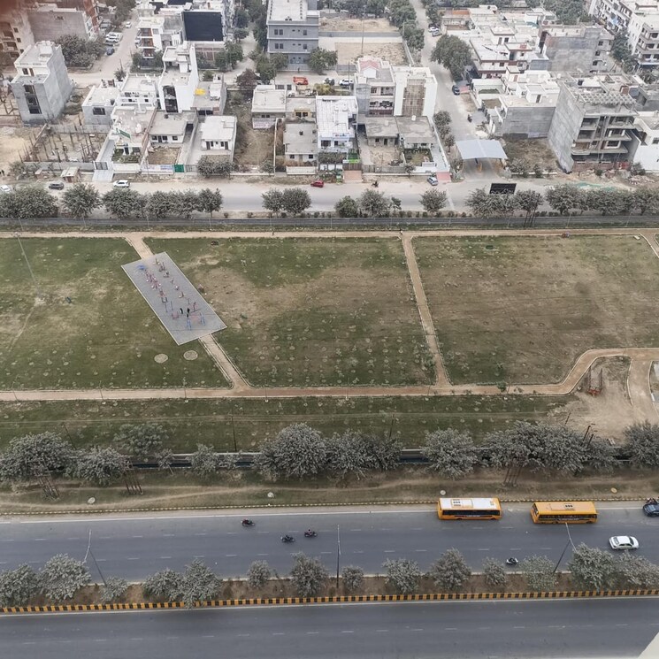 Swimming Pool, mahagun-mirabella 2.5 Bedroom 1400 Sq.Ft. Apartment In Sector 79 Noida 9495526