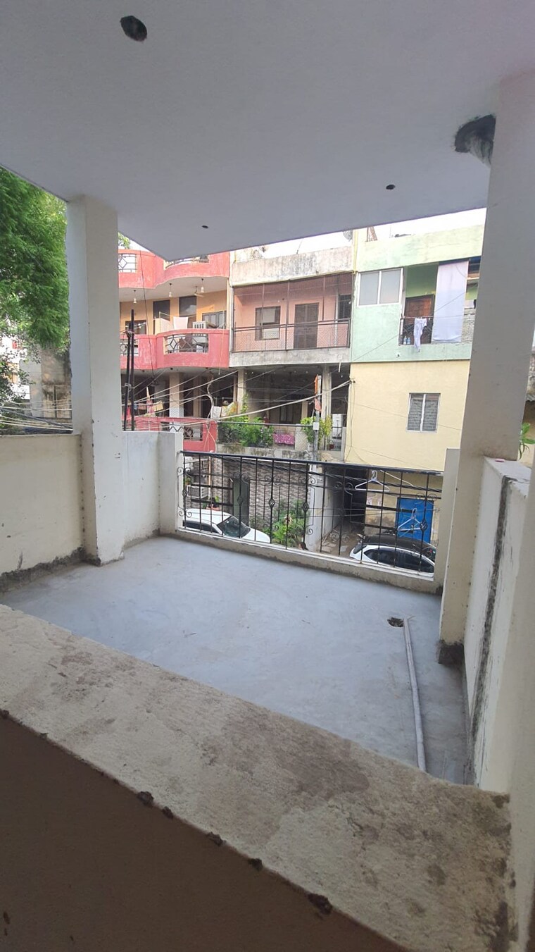 Balcony, kalkaji 2.5 Bedroom 600 Sq.Ft. Builder Floor In Kalkaji Delhi 9495586