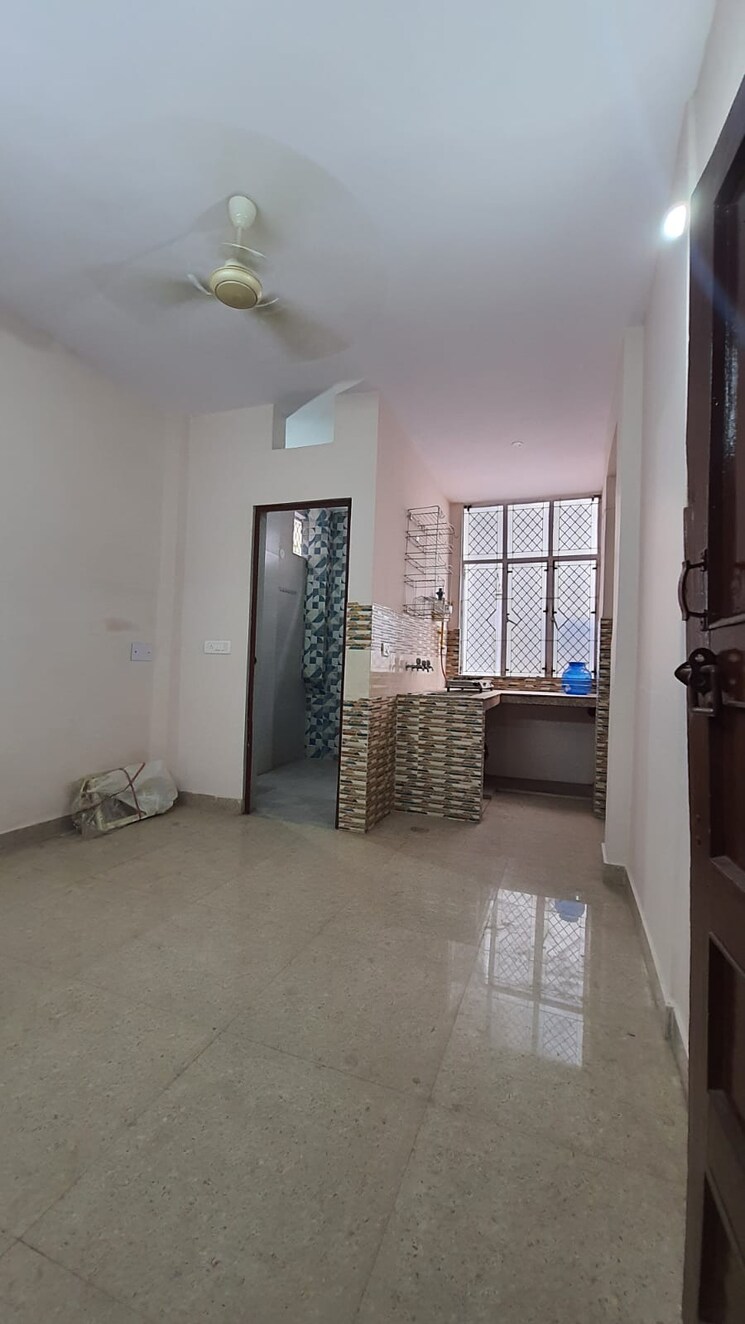 Living Room, kalkaji 2.5 Bedroom 600 Sq.Ft. Builder Floor In Kalkaji Delhi 9495586