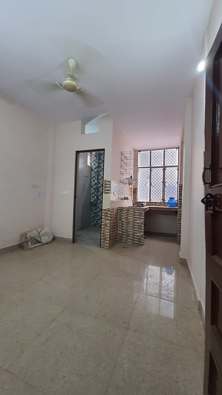 Living Room, kalkaji 2.5 Bedroom 600 Sq.Ft. Builder Floor In Kalkaji Delhi 9495586