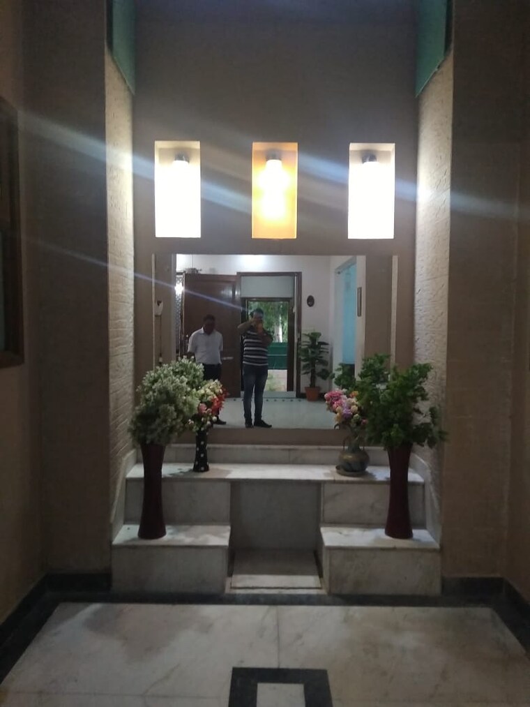 Living Room, phi iii greater noida 6+ Bedroom 200 Sq.Mt. Independent House In Phi Iii Greater Noida Greater Noida 9495590